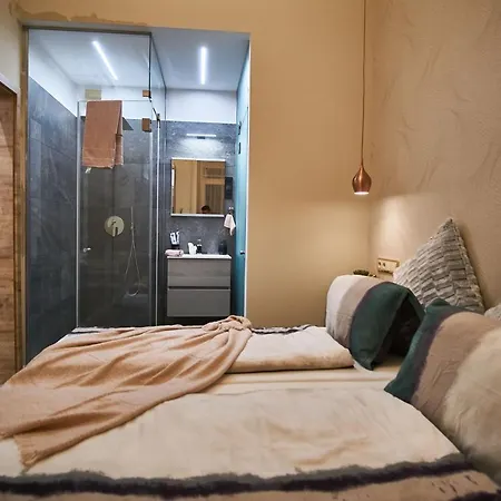 W18 Design - Downtown Apartment *